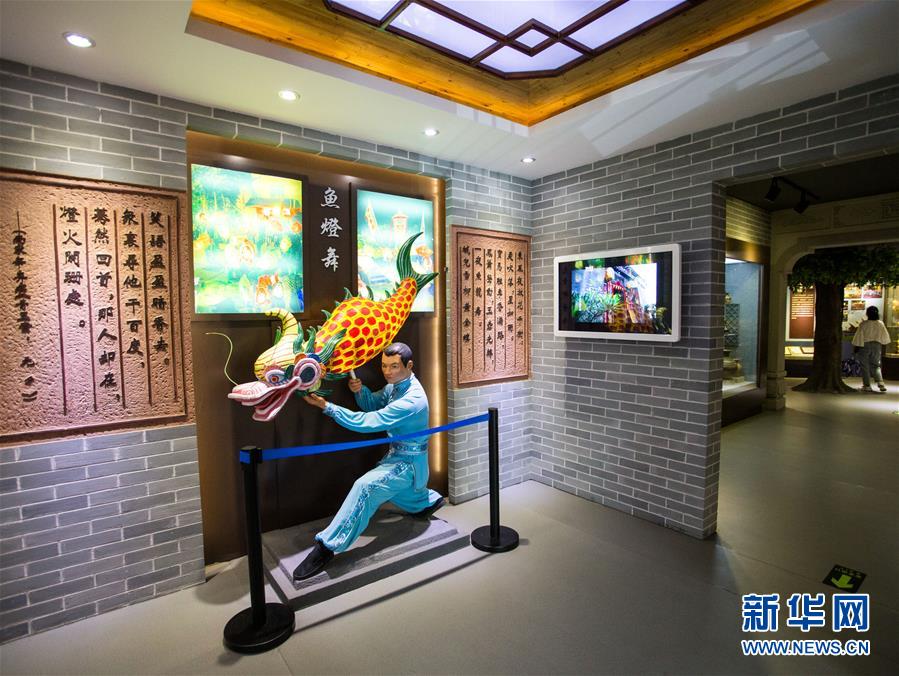 （壯麗70年·奮斗新時(shí)代·圖文互動(dòng)）（6）一條街的前世今生——沙頭角中英街觀“潮”